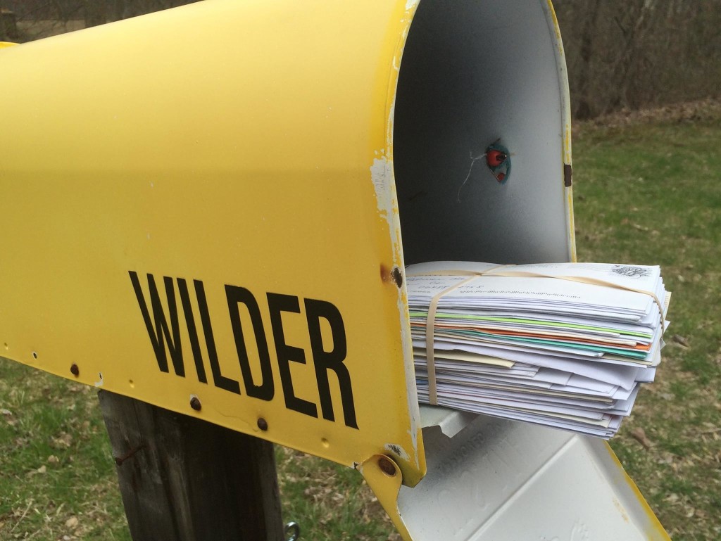 Picture of envelopes in mailbox from receiving Samaritan shares